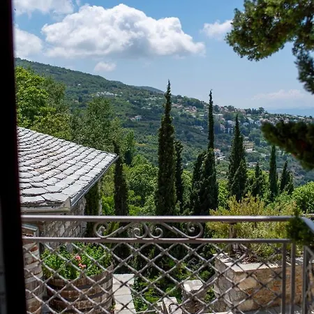 To Stefani Tis Makrinas Πανσιόν