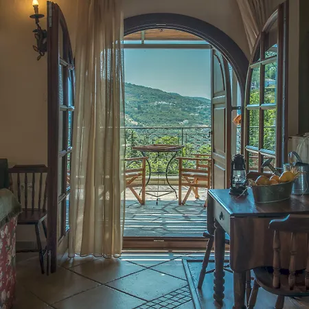 To Stefani Tis Makrinas Πανσιόν