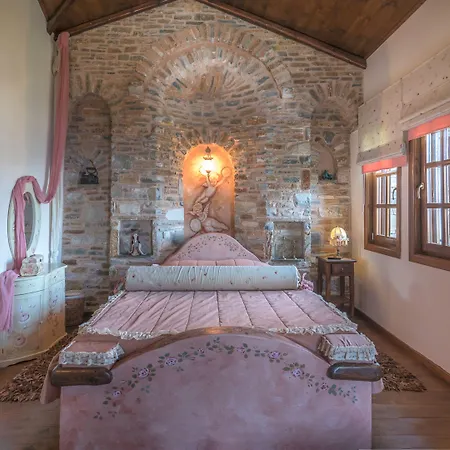 To Stefani Tis Makrinas 4*