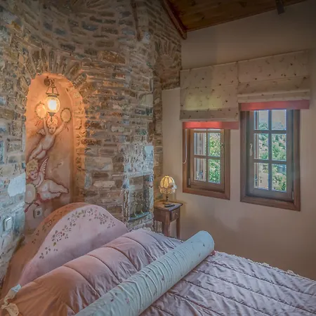 To Stefani Tis Makrinas Guest house 4*