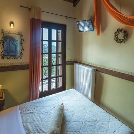 Πανσιόν To Stefani Tis Makrinas