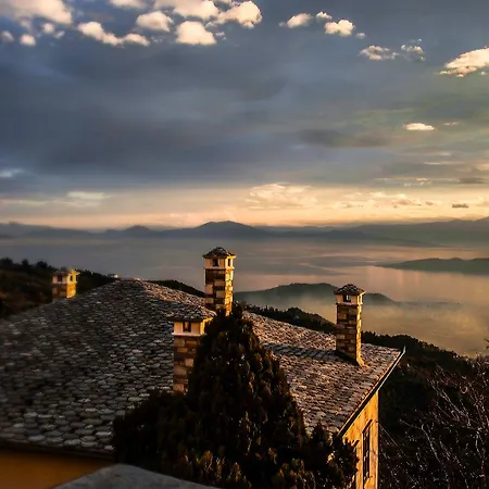 To Stefani Tis Makrinas Guest house 4*