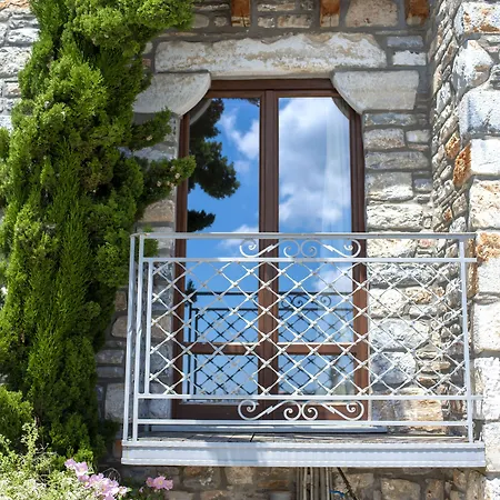 Πανσιόν To Stefani Tis Makrinas