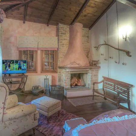 To Stefani Tis Makrinas 4*