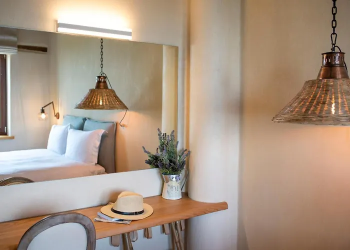 To Stefani Tis Makrinas 4*