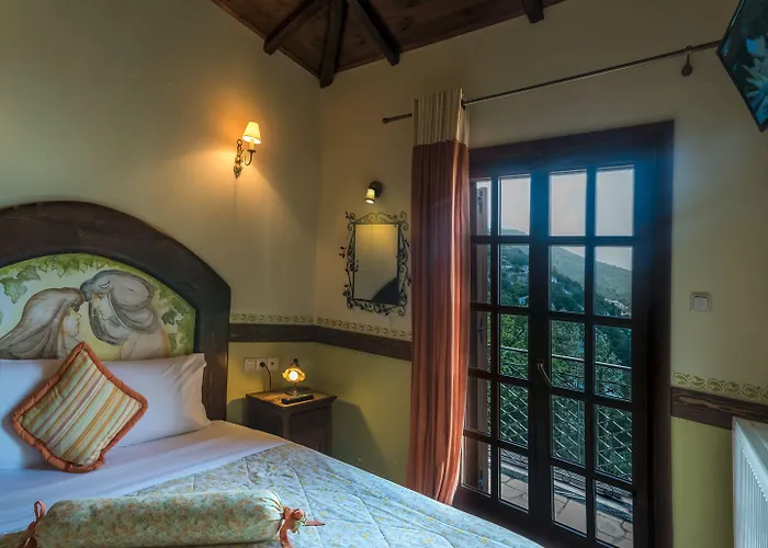 Πανσιόν To Stefani Tis Makrinas 4*