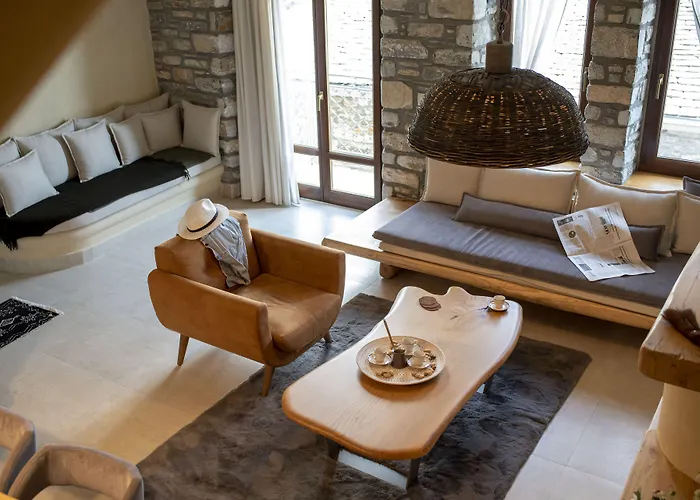 To Stefani Tis Makrinas Πανσιόν