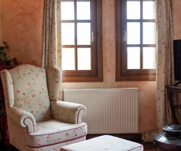 To Stefani Tis Makrinas 4*