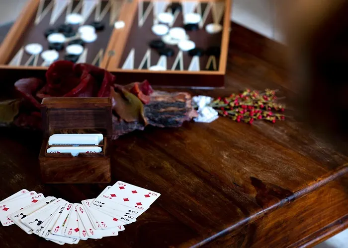 To Stefani Tis Makrinas 4*