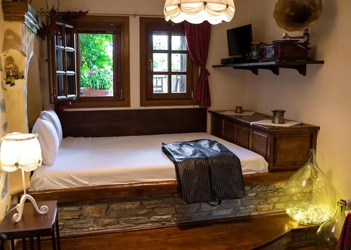 To Stefani Tis Makrinas 4*