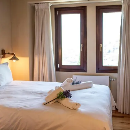 To Stefani Tis Makrinas 4* Макринитса