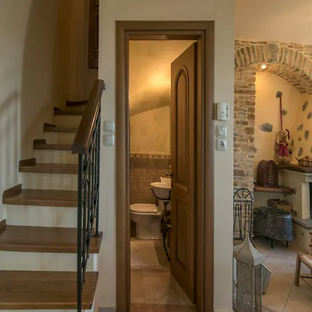 Gasthuis To Stefani Tis Makrinas 4*