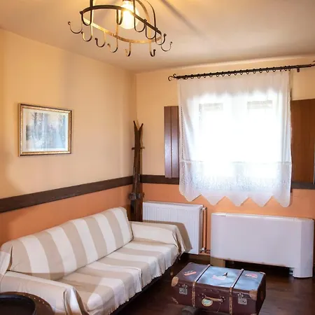 To Stefani Tis Makrinas