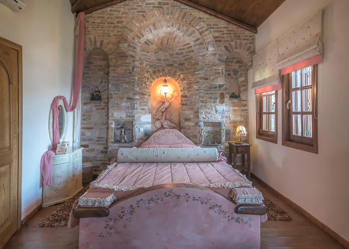 To Stefani Tis Makrinas 4*