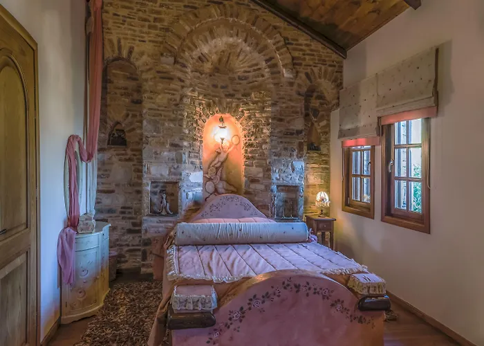 To Stefani Tis Makrinas 4*