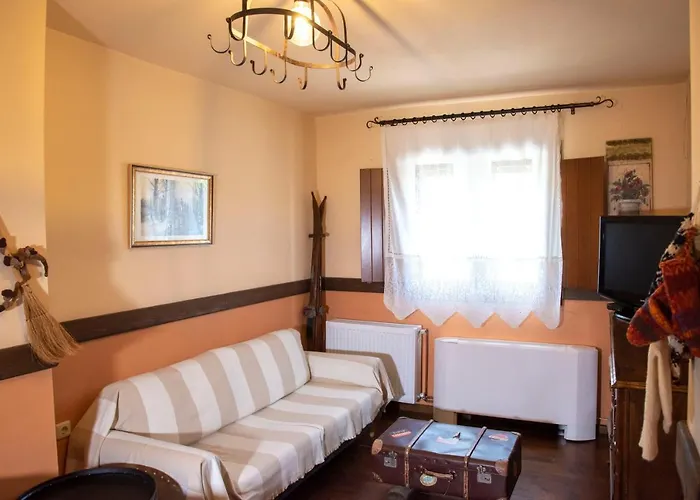 To Stefani Tis Makrinas